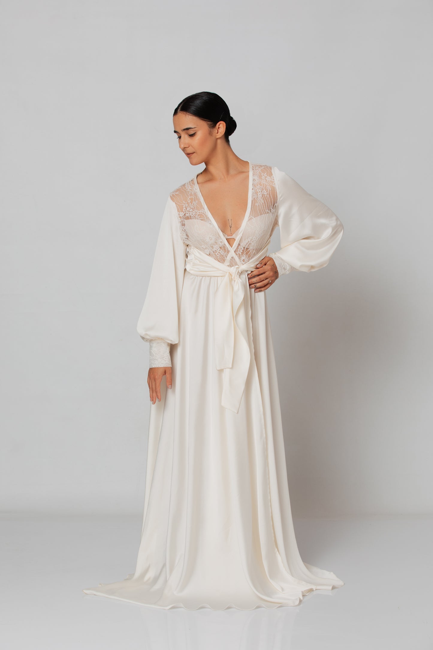 Halat lung cu dantelă franțuzească Beatriz