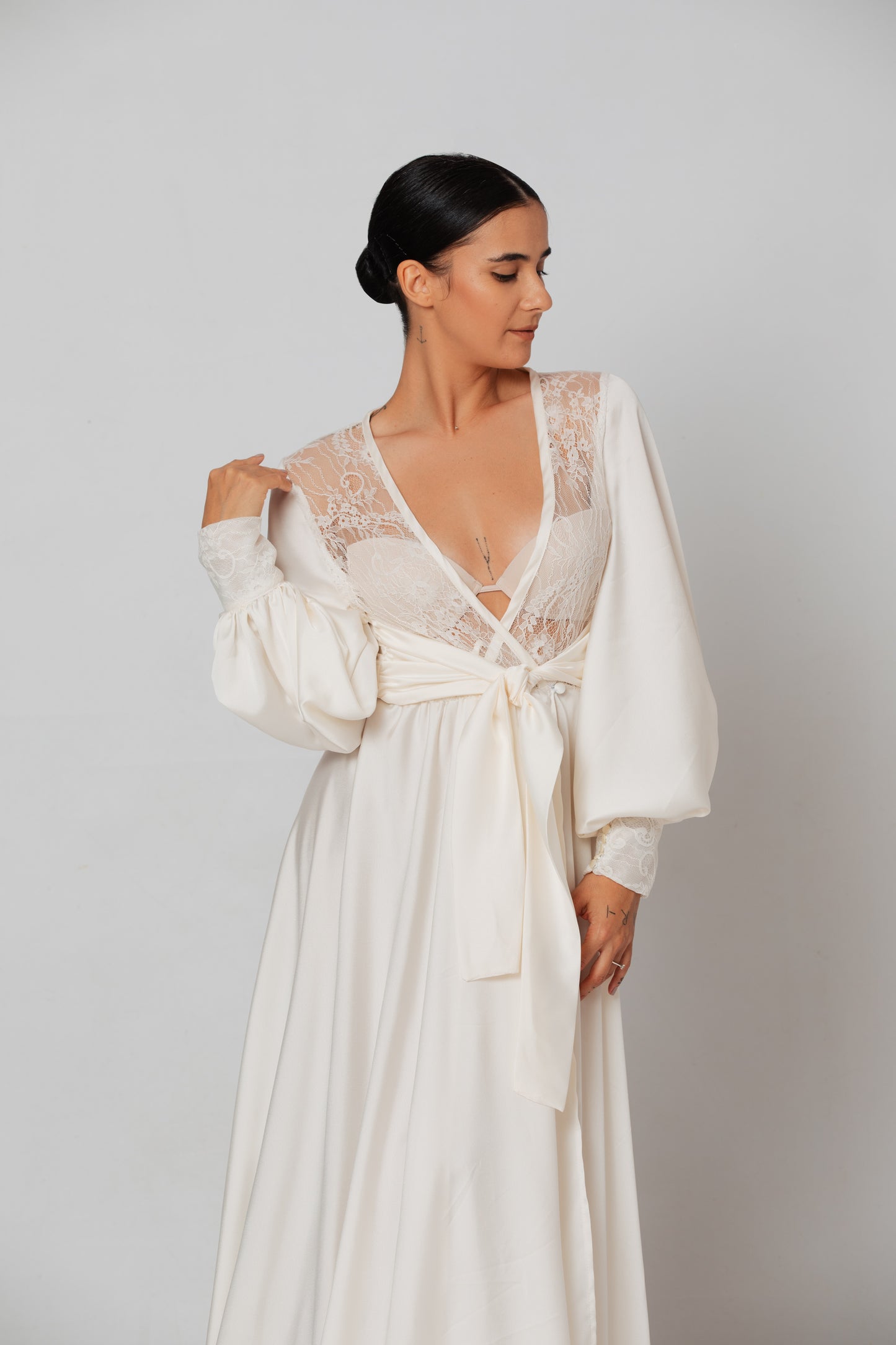 Halat lung cu dantelă franțuzească Beatriz