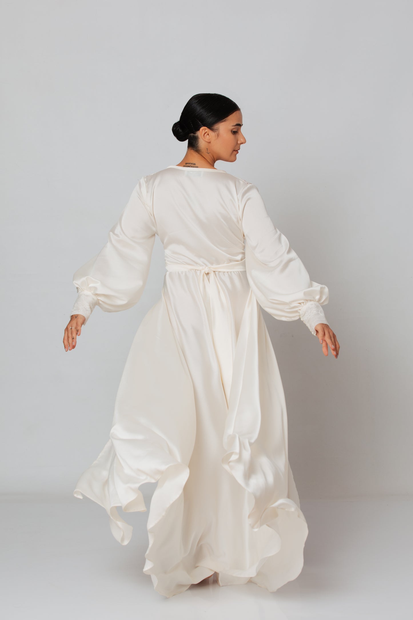 Halat lung cu dantelă franțuzească Beatriz